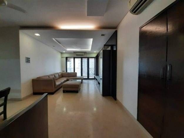 4 BHK Apartment for Sale in Off Linking Road Mumbai