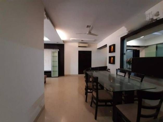 4 BHK Apartment for Sale in Off Linking Road Mumbai