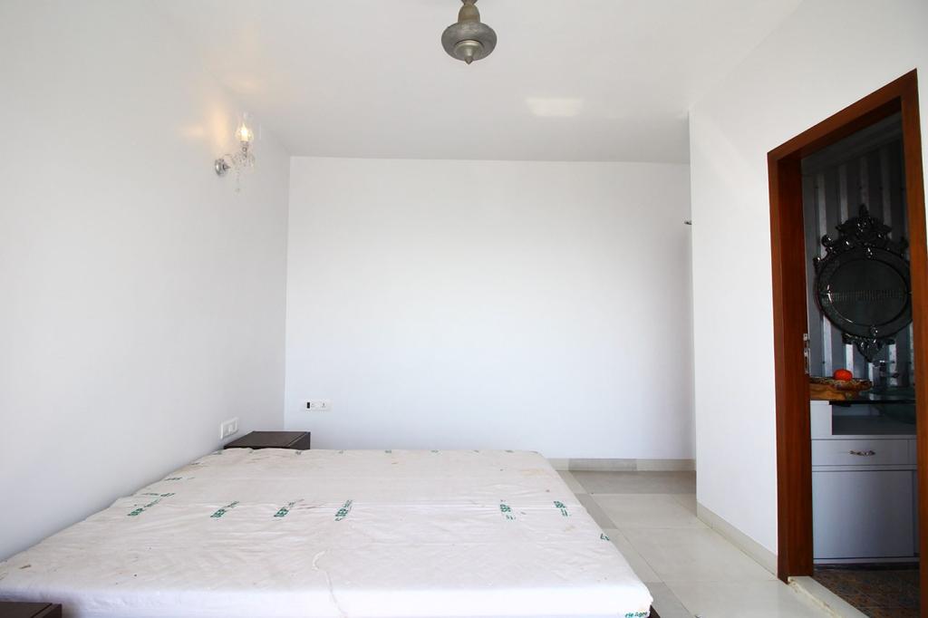 2 BHK Apartment for Rent in Perry cross road Mumbai