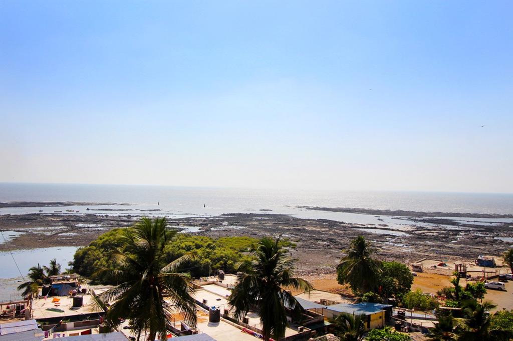 2 BHK Apartment for Rent in Perry cross road Mumbai
