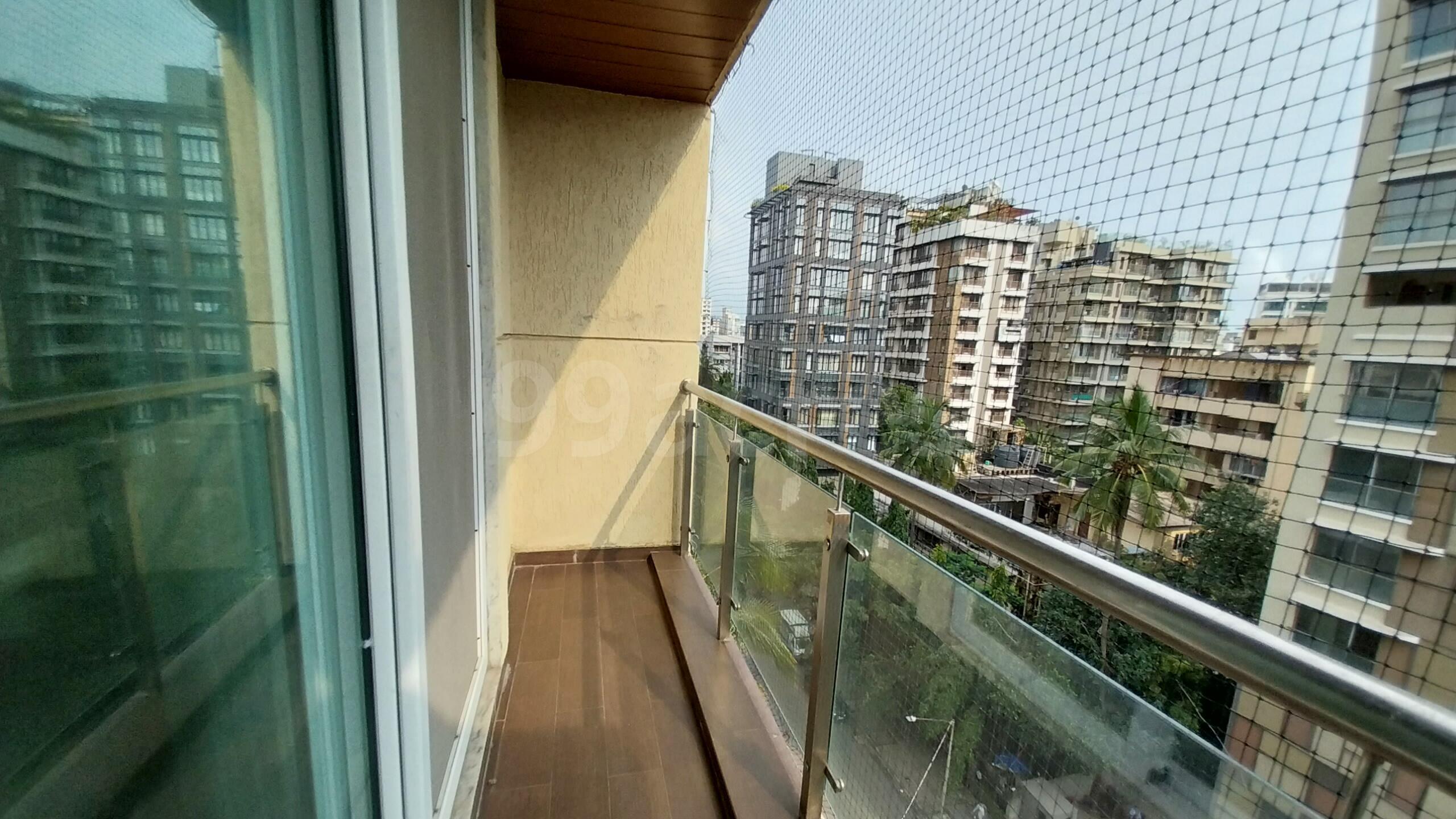 3 BHK Apartment for Sale in Sarojini Road Mumbai