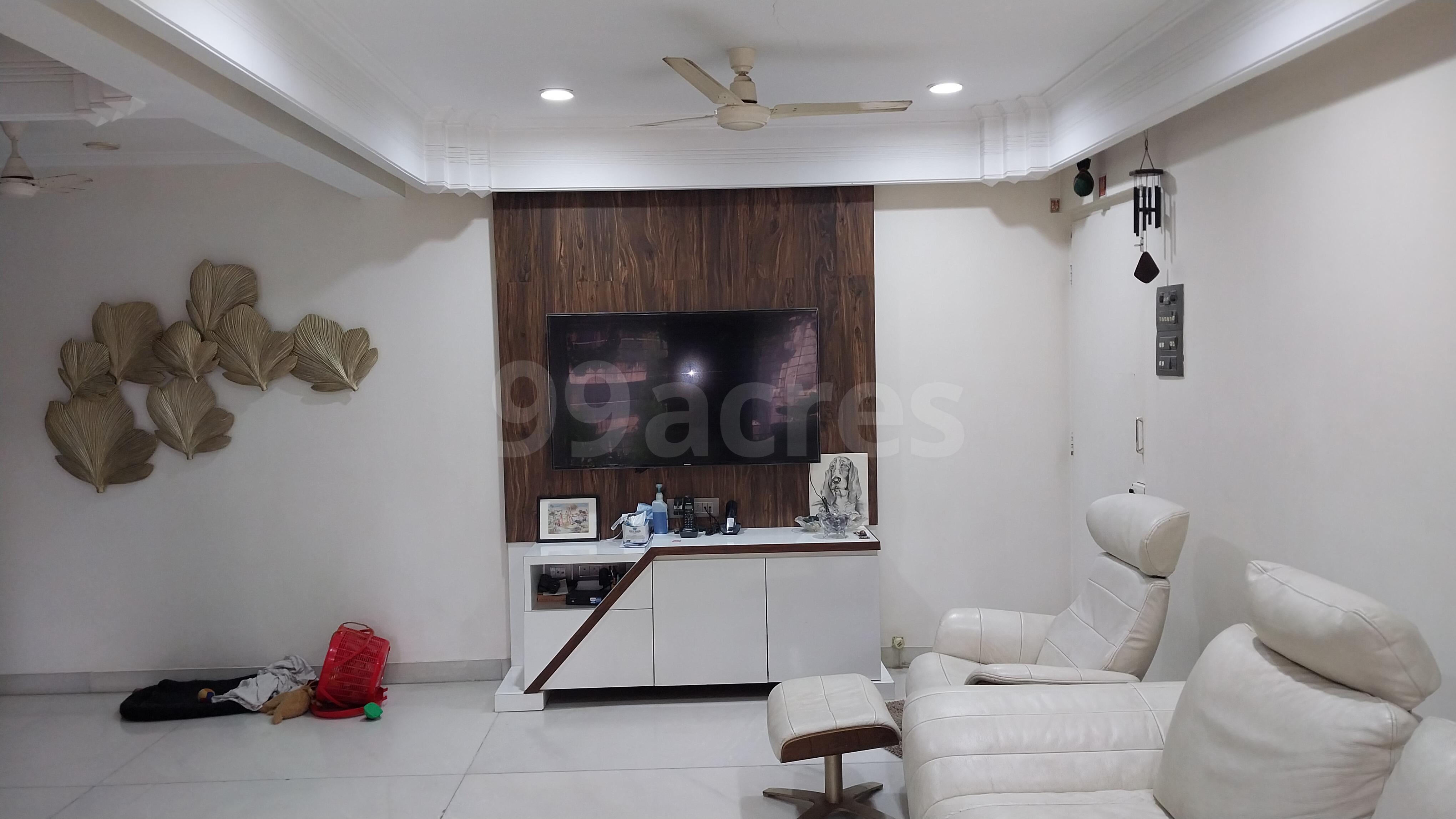 2 BHK Apartment for Sale in Khar West Mumbai