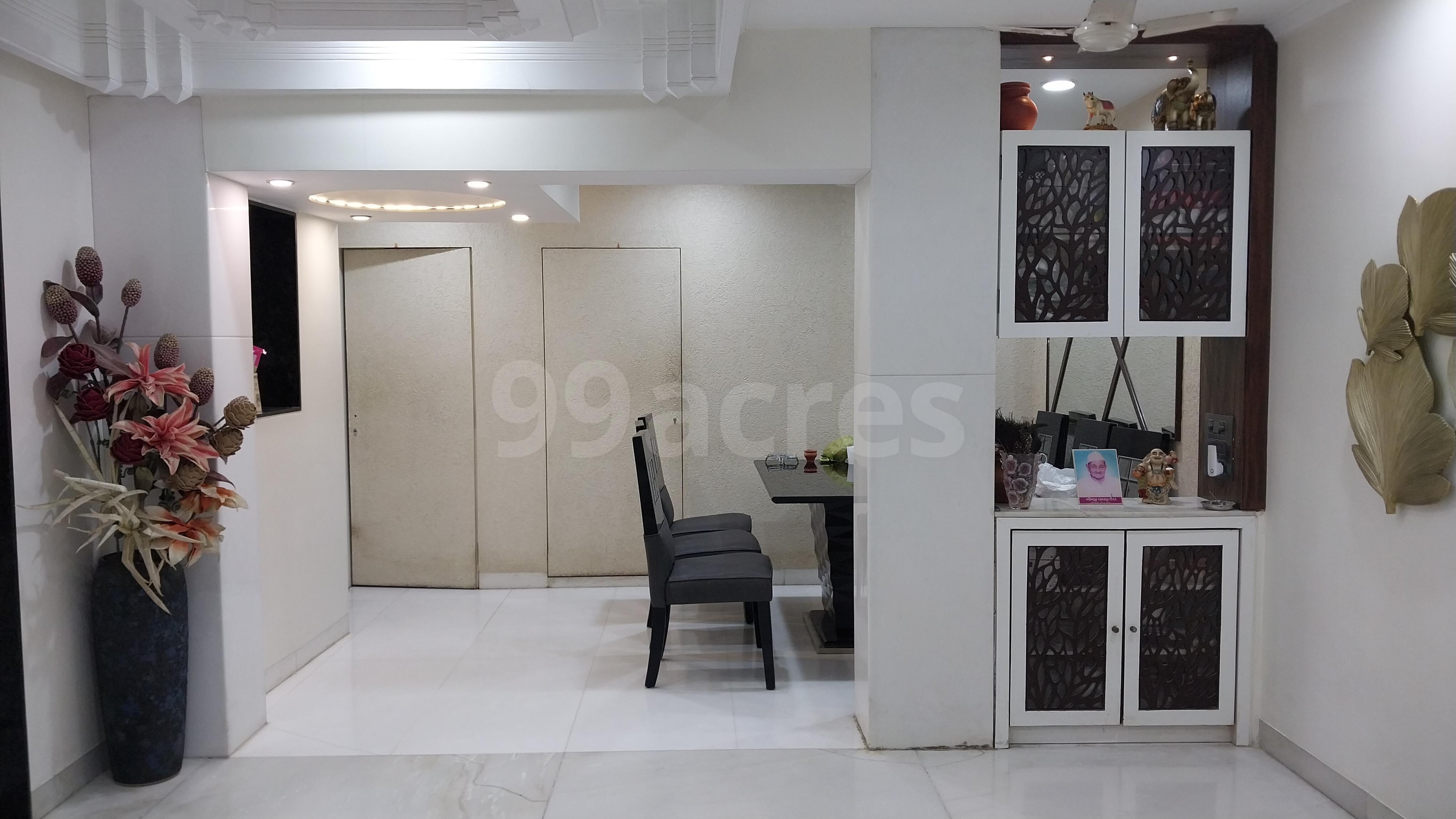 2 BHK Apartment for Sale in Khar West Mumbai