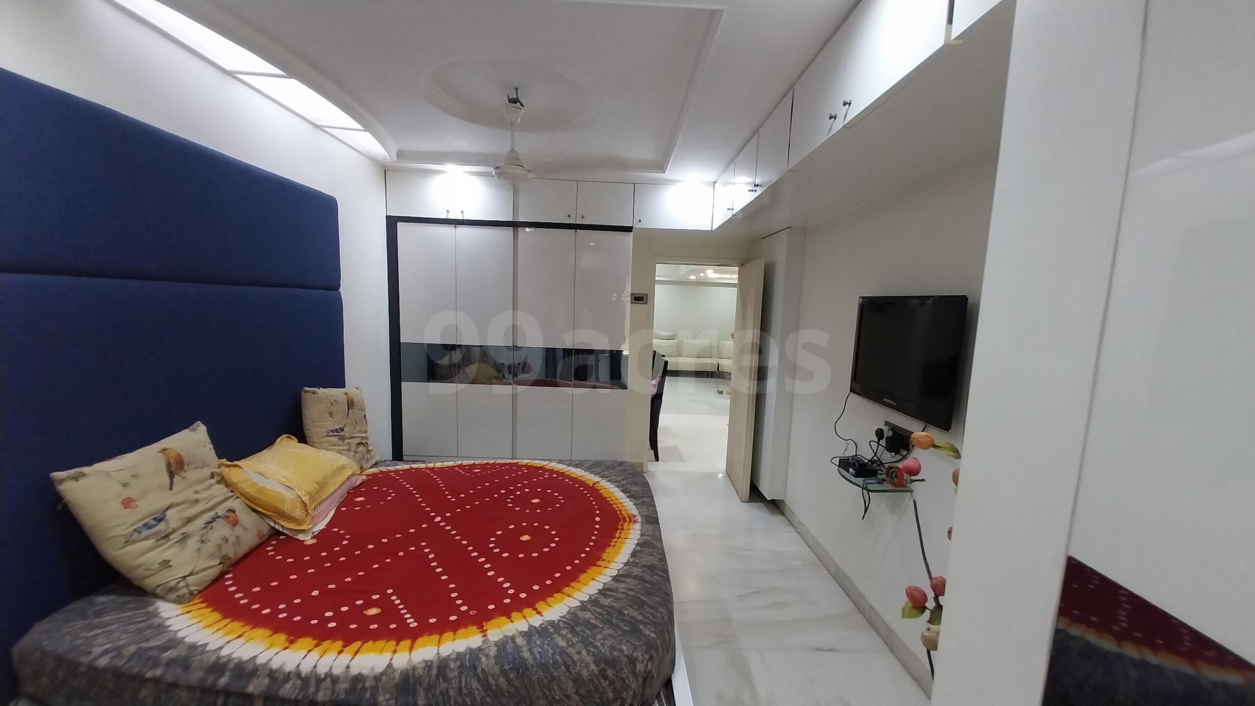 2 BHK Apartment for Sale in Khar West Mumbai