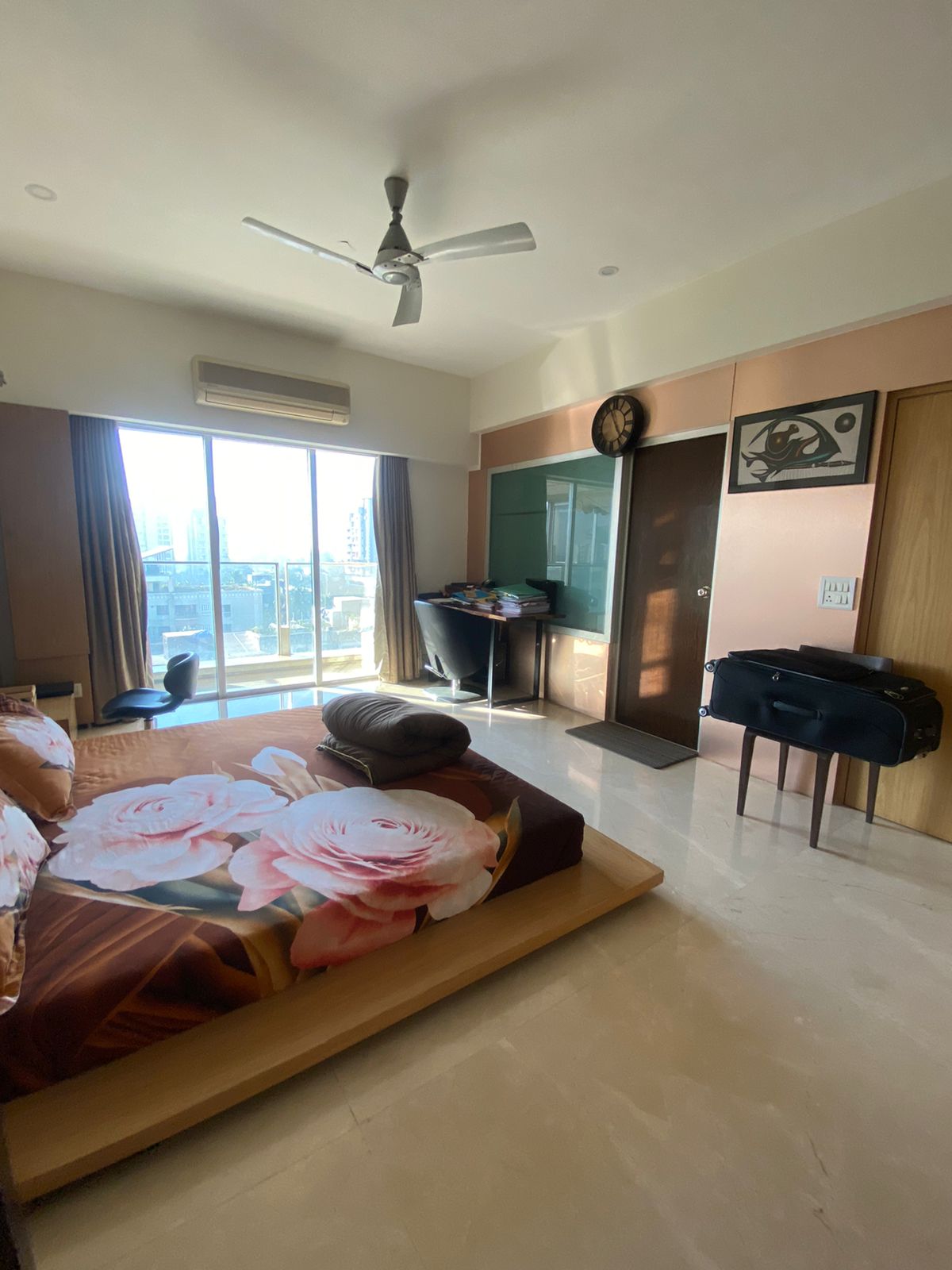4 BHK Apartment for Sale in North Avenue Road Mumbai