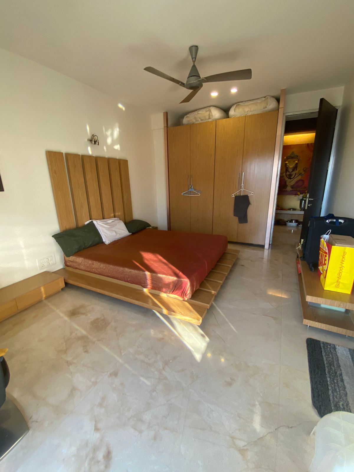 4 BHK Apartment for Sale in North Avenue Road Mumbai