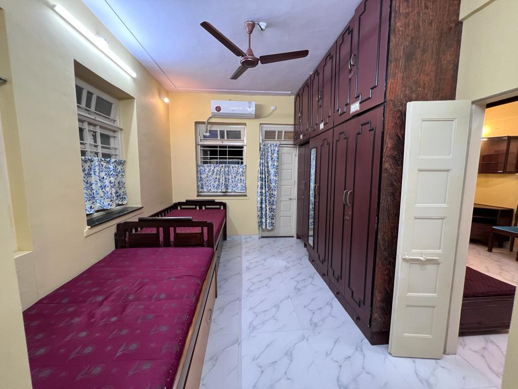 2 BHK Apartment for Rent in Hill Road Mumbai