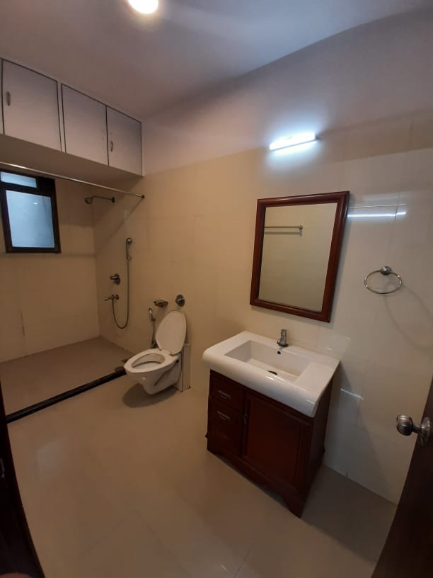 4 BHK Apartment for Rent in Khar West Mumbai