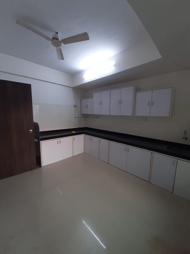 4 BHK Apartment for Rent in Khar West Mumbai