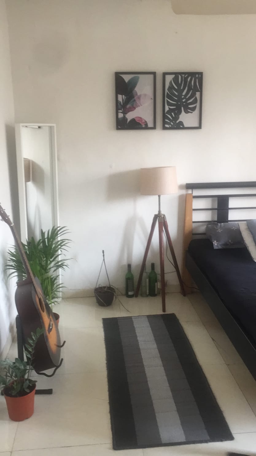 2 BHK Apartment for Sale in linking road Mumbai