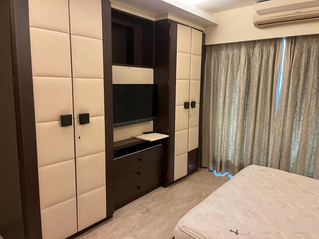 4 BHK Apartment for Rent in Khar West Mumbai