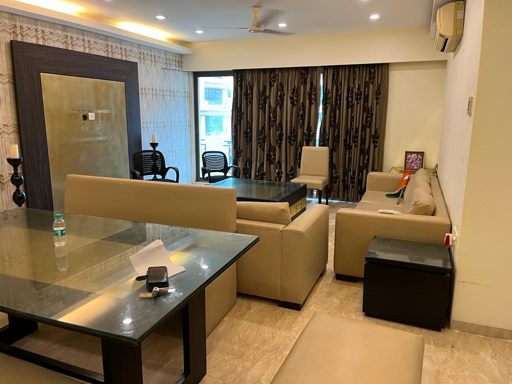 4 BHK Apartment for Rent in Khar West Mumbai