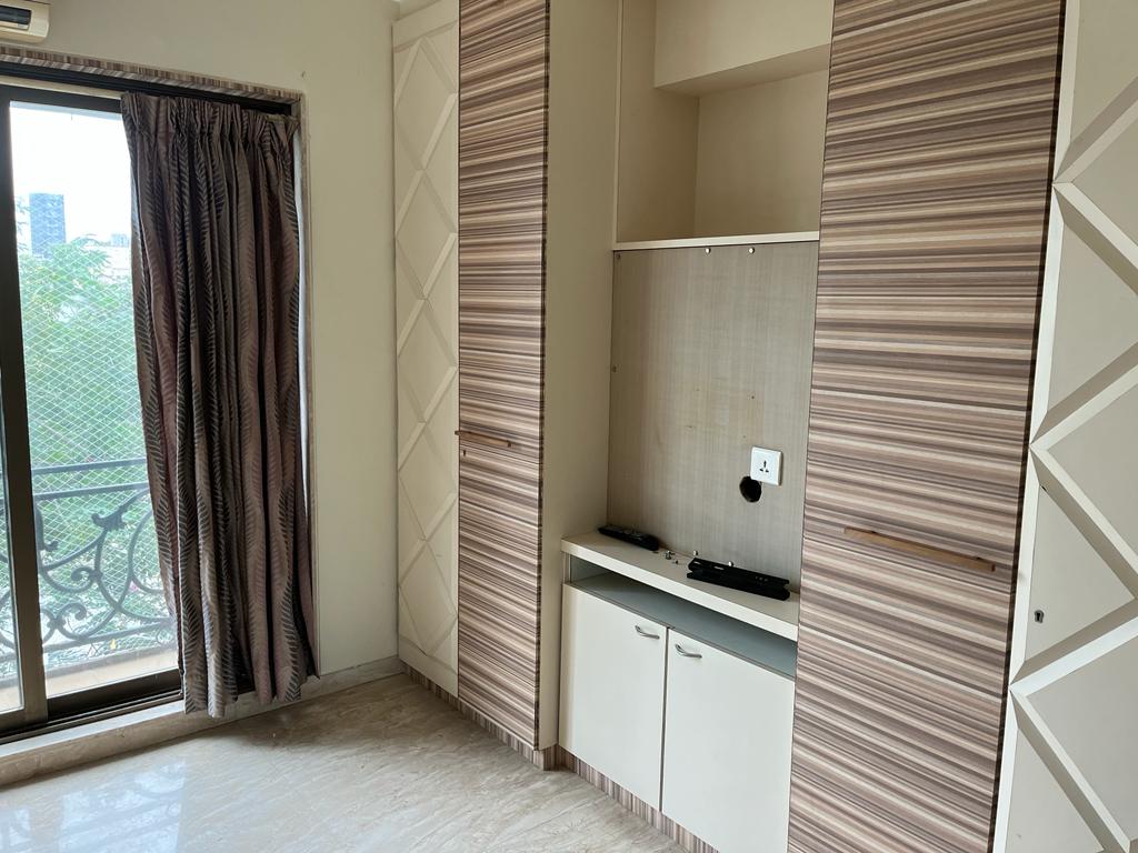 4 BHK Apartment for Rent in Khar West Mumbai