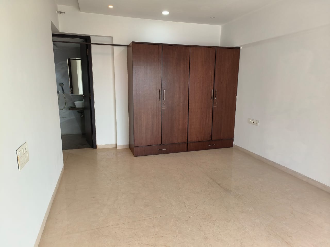 3 BHK Apartment for Sale in 16th Road Mumbai