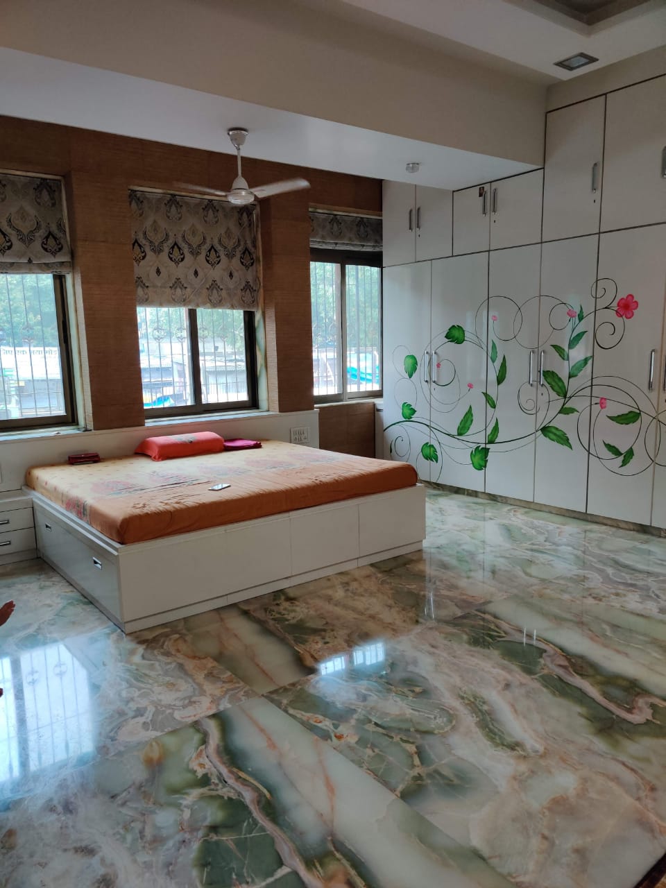 6 BHK Apartment for Sale in Nana Chowk Mumbai