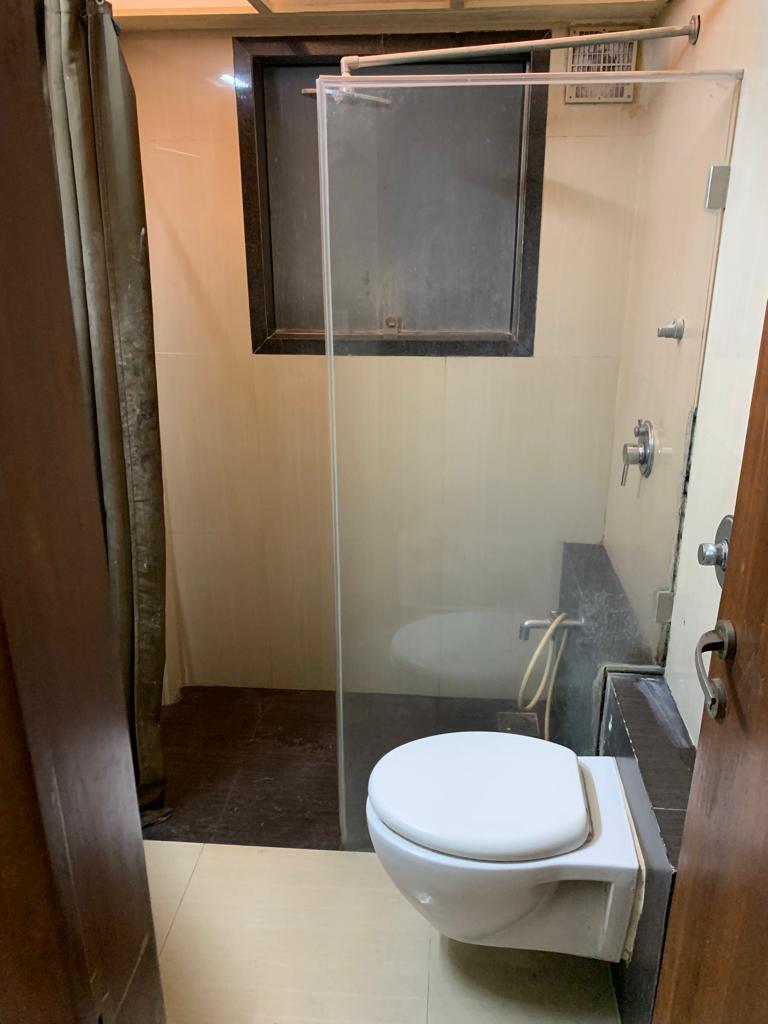 2 BHK Apartment for Rent in Almeida park Mumbai