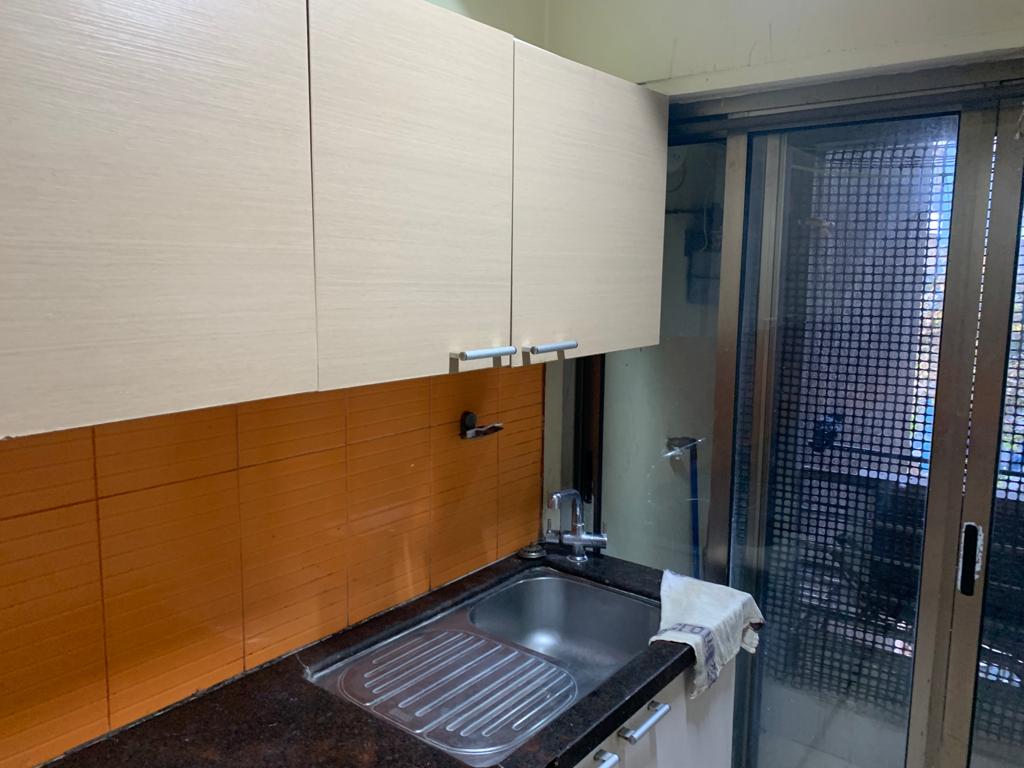 2 BHK Apartment for Rent in Almeida park Mumbai