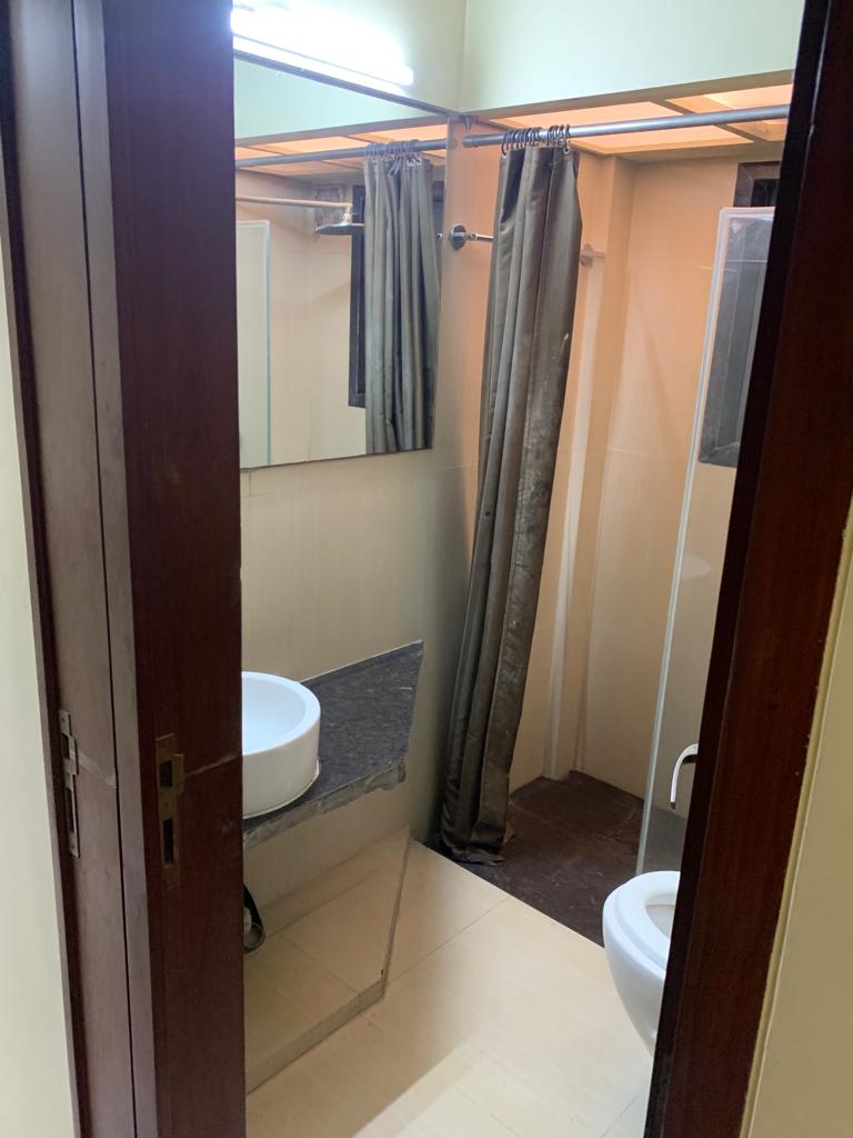 2 BHK Apartment for Rent in Almeida park Mumbai