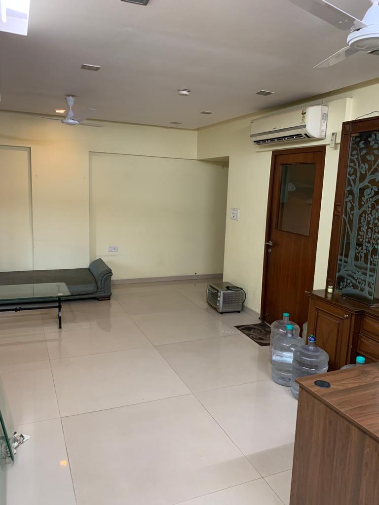 2 BHK Apartment for Rent in Almeida park Mumbai