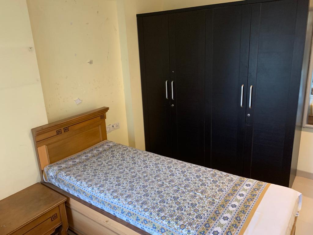 2 BHK Apartment for Rent in Almeida park Mumbai
