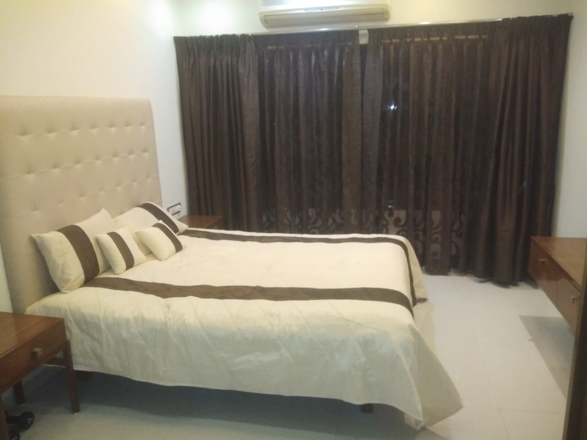 2 BHK Apartment for Rent in Band stand Mumbai