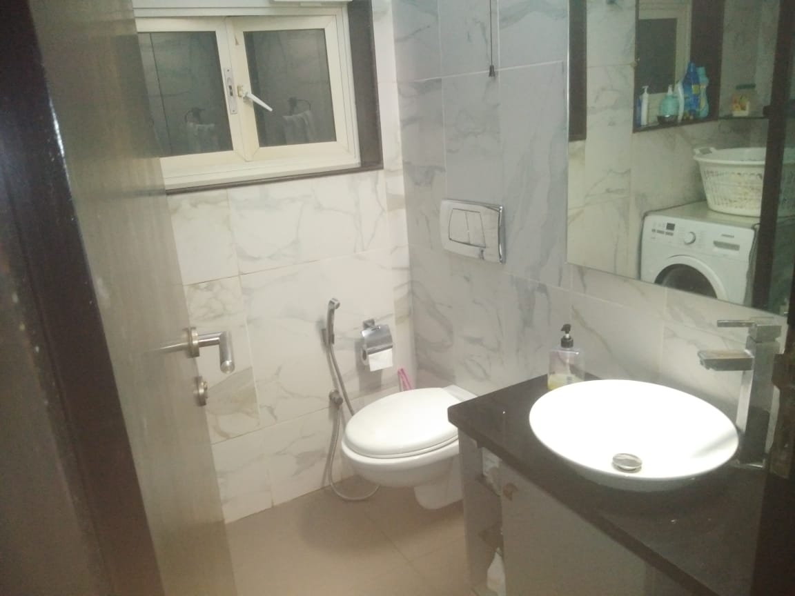 2 BHK Apartment for Rent in Band stand Mumbai