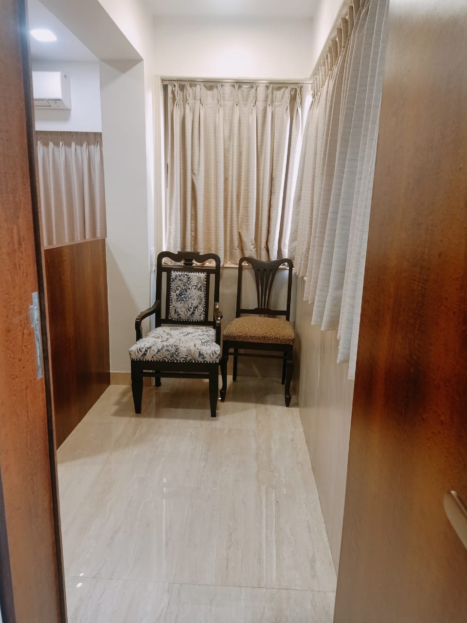 2 BHK Apartment for Rent in Pali Hill Mumbai