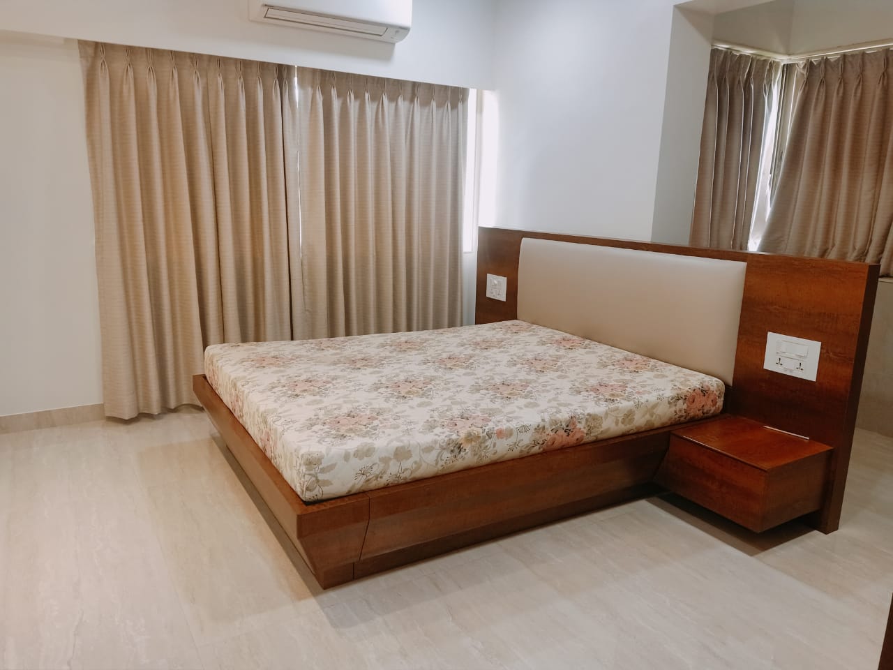 2 BHK Apartment for Rent in Pali Hill Mumbai