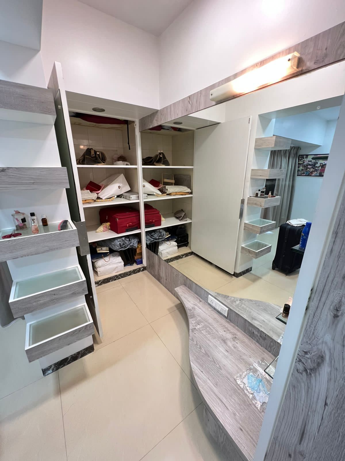 4 BHK Apartment for Rent in Khar West Mumbai