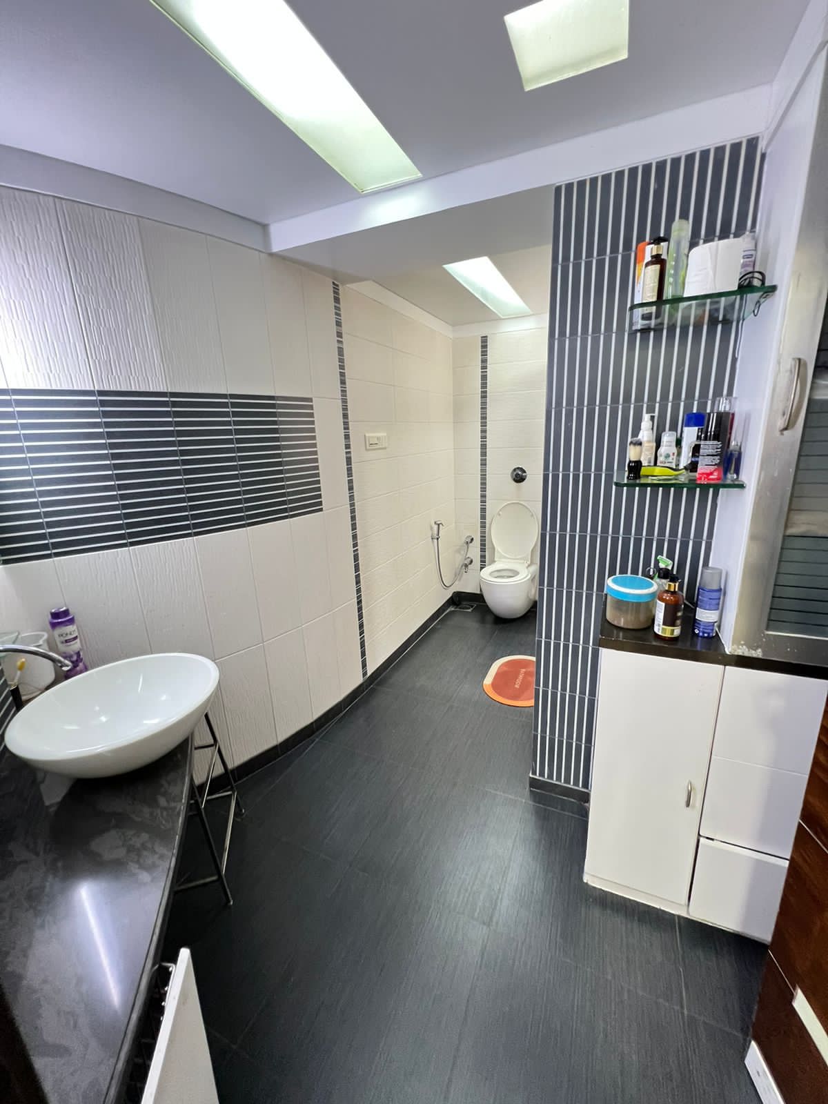 4 BHK Apartment for Rent in Khar West Mumbai