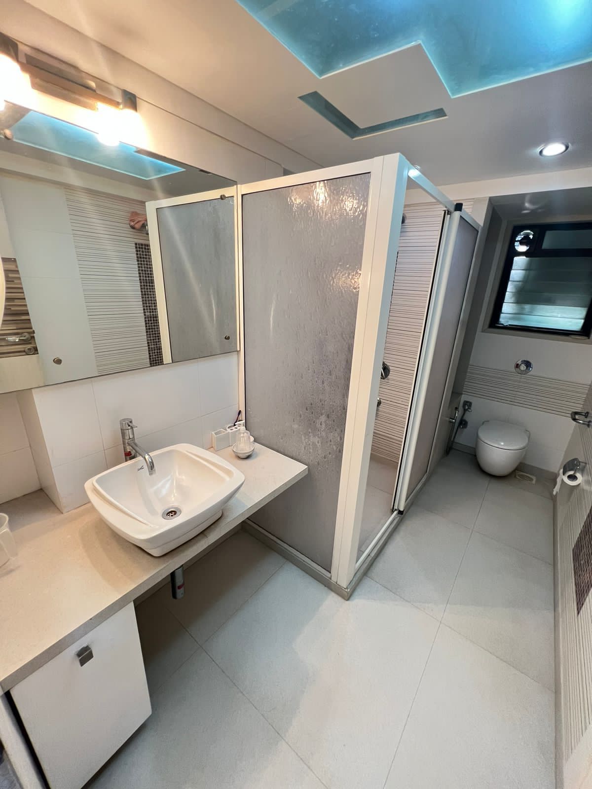 4 BHK Apartment for Rent in Khar West Mumbai