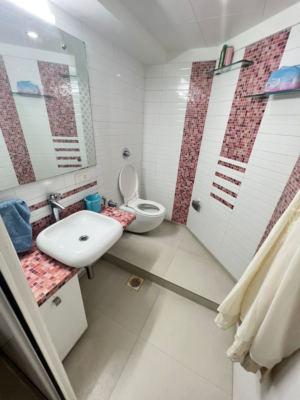 4 BHK Apartment for Rent in Khar West Mumbai