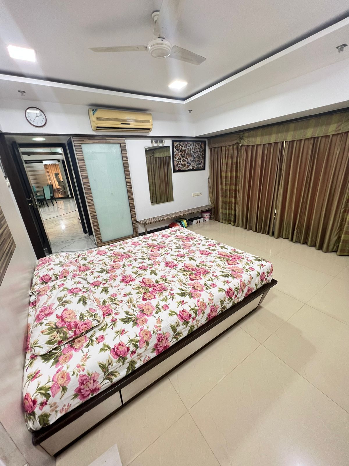 4 BHK Apartment for Rent in Khar West Mumbai