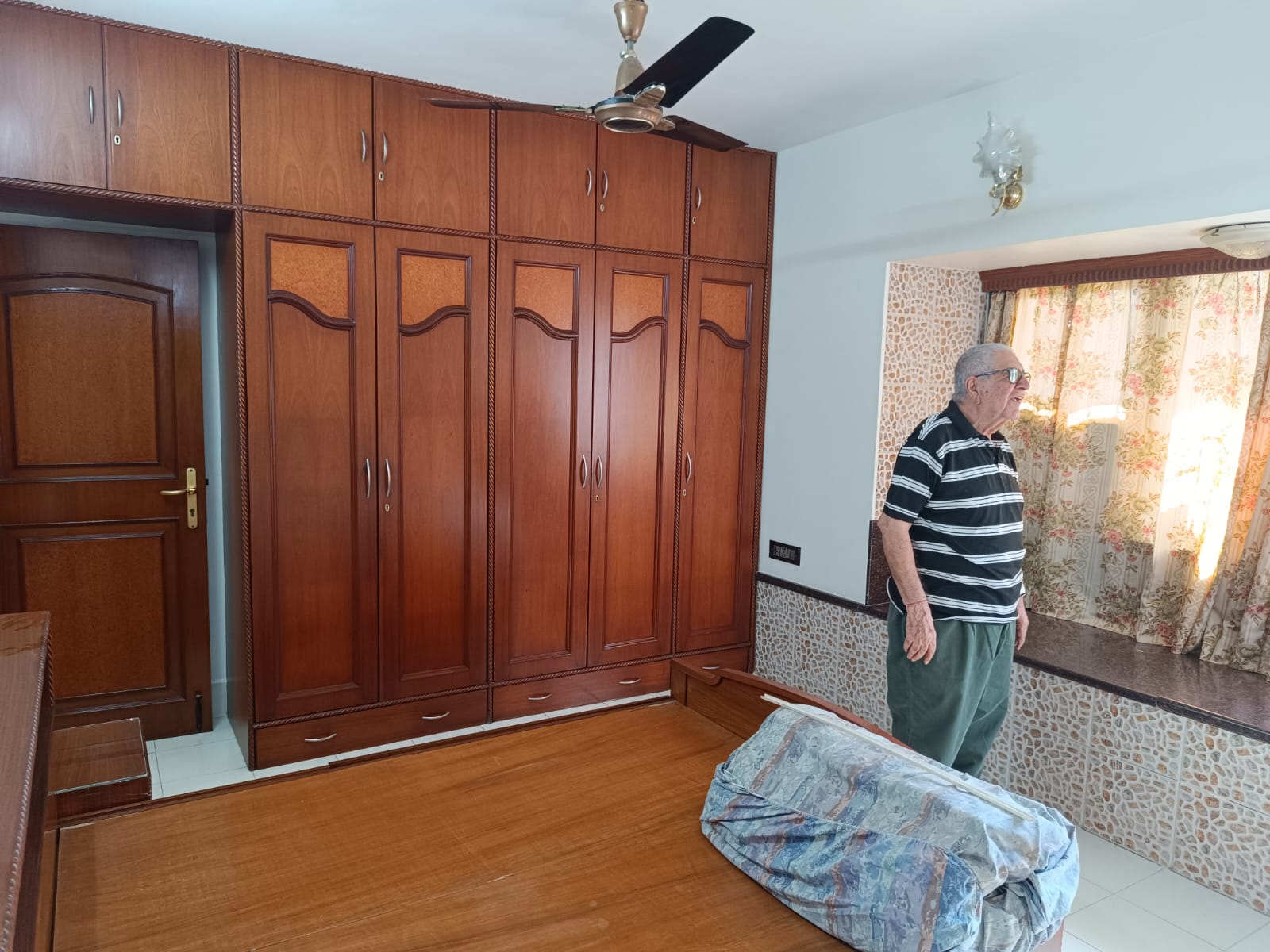 2 BHK Apartment for Rent in Bandra West Mumbai