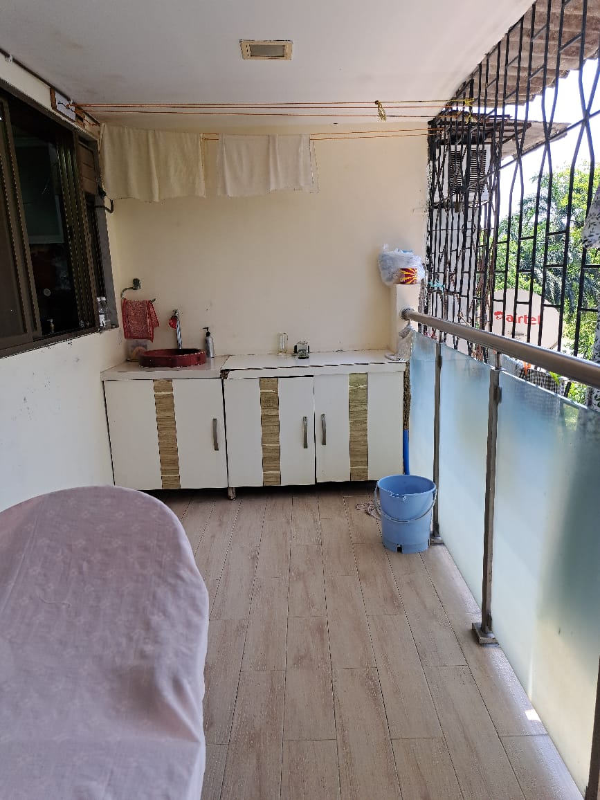 2 BHK Apartment for Sale in S V Road Mumbai