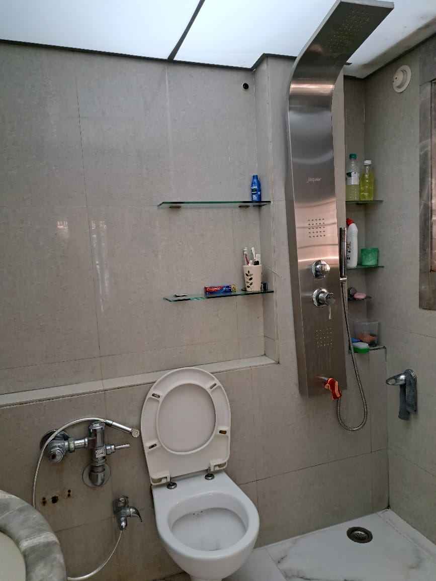2 BHK Apartment for Sale in S V Road Mumbai