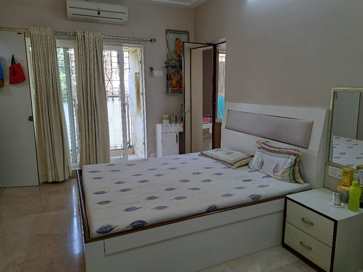 2 BHK Apartment for Sale in S V Road Mumbai
