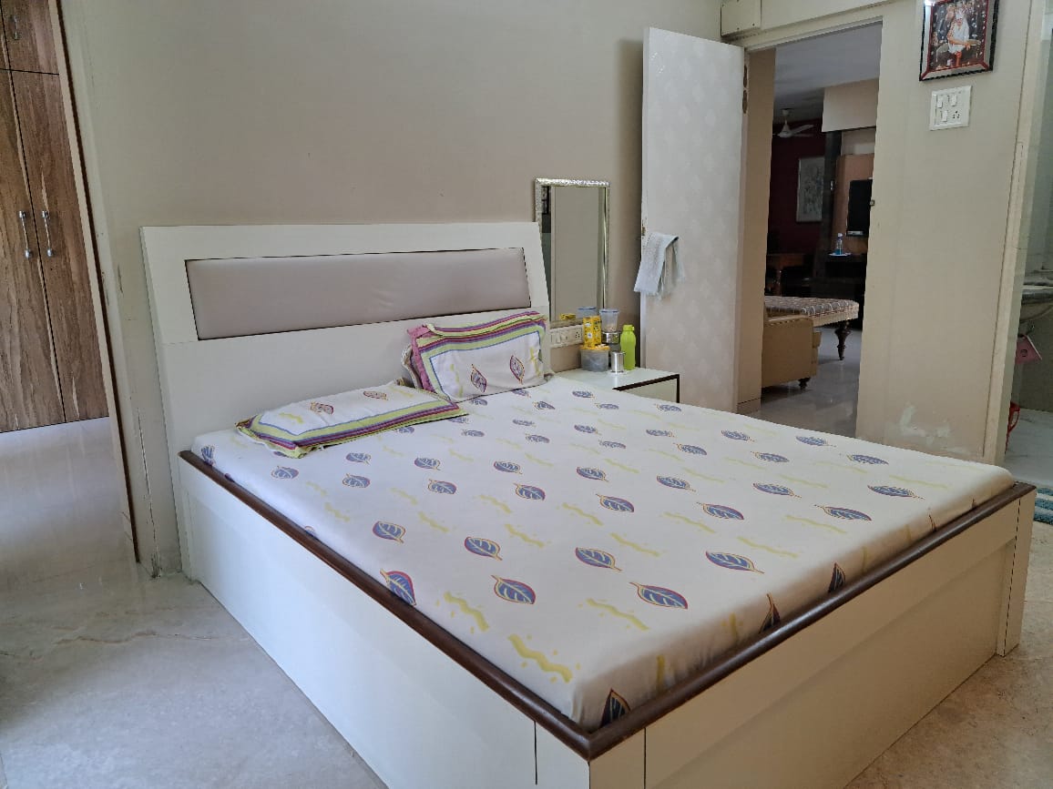 2 BHK Apartment for Sale in S V Road Mumbai