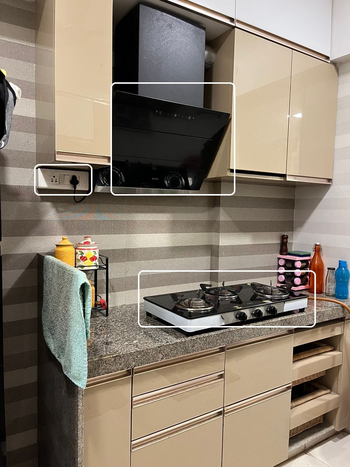 2 BHK Apartment for Rent in S.V Road Mumbai