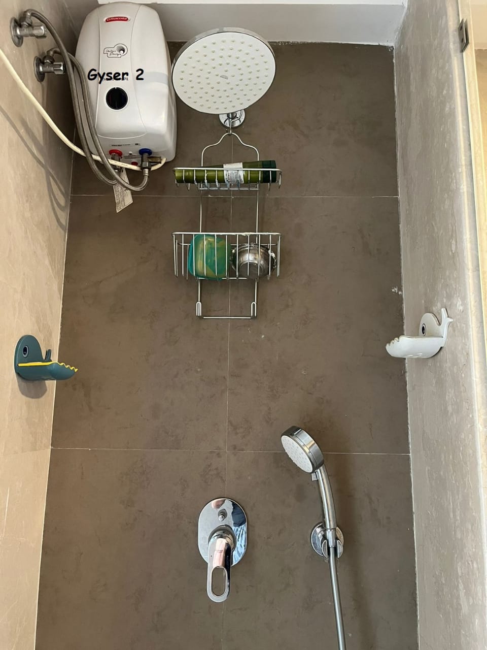 2 BHK Apartment for Rent in S.V Road Mumbai