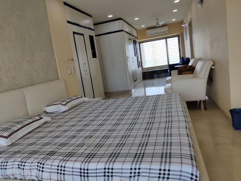 3 BHK Apartment for Sale in Bandra West Mumbai