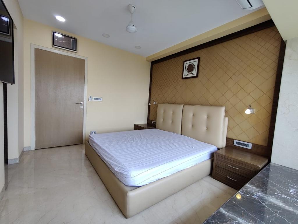 3 BHK Apartment for Sale in Bandra West Mumbai