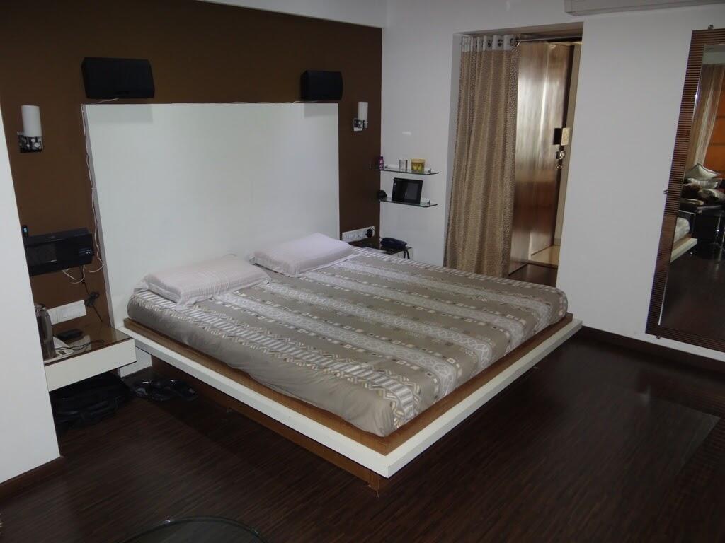 3 BHK Apartment for Sale in Juhu Tara Rd Mumbai