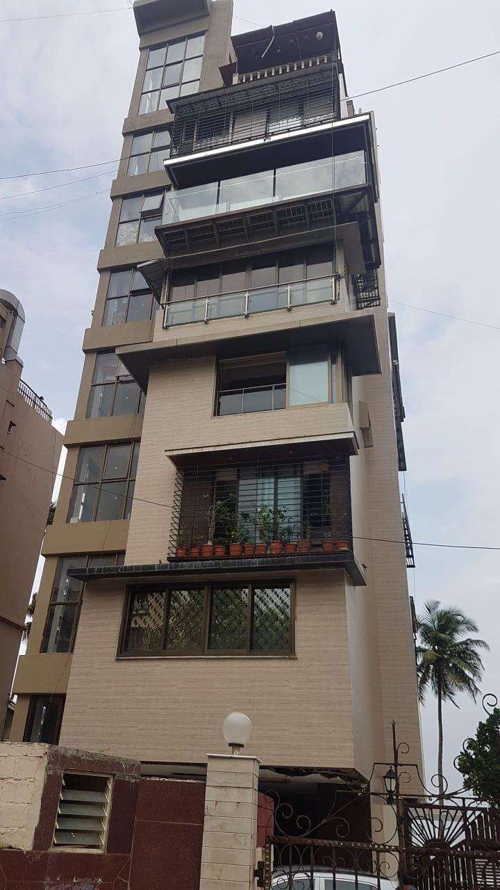 3 BHK Apartment for Sale in Juhu Tara Rd Mumbai