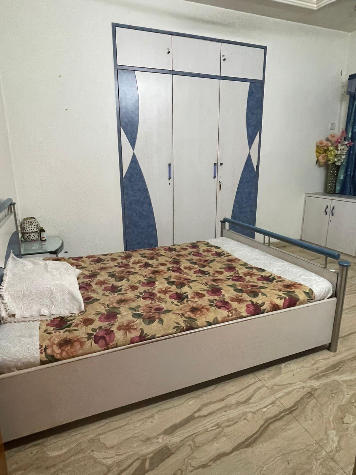 3 BHK Apartment for Rent in North Avenue Road Mumbai