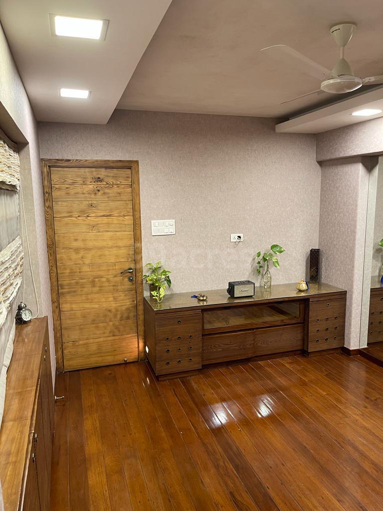 4 BHK Apartment for Sale in Bandra West Mumbai