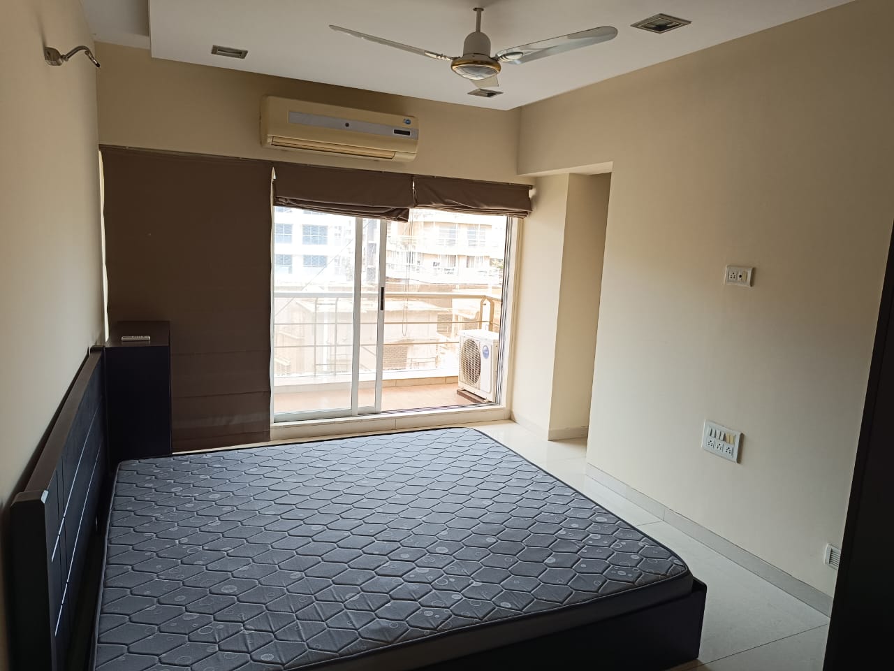 3 BHK Apartment for Rent in 15th Road Mumbai