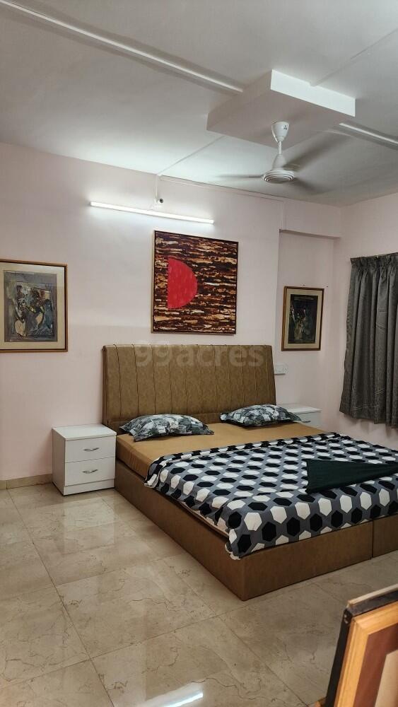 3 BHK Apartment for Rent in Khar West Mumbai
