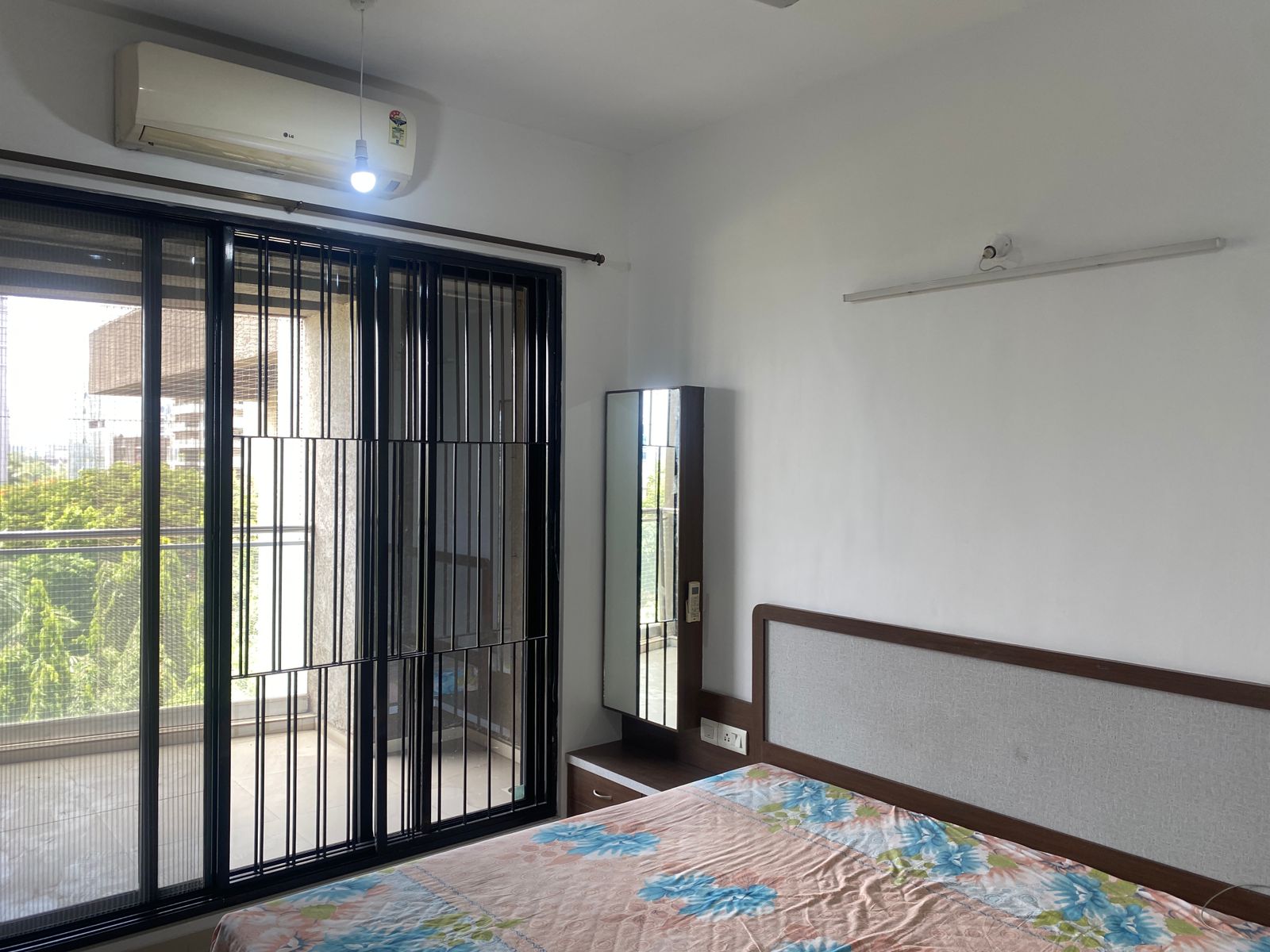 3 BHK Apartment for Rent in Bandra East Mumbai