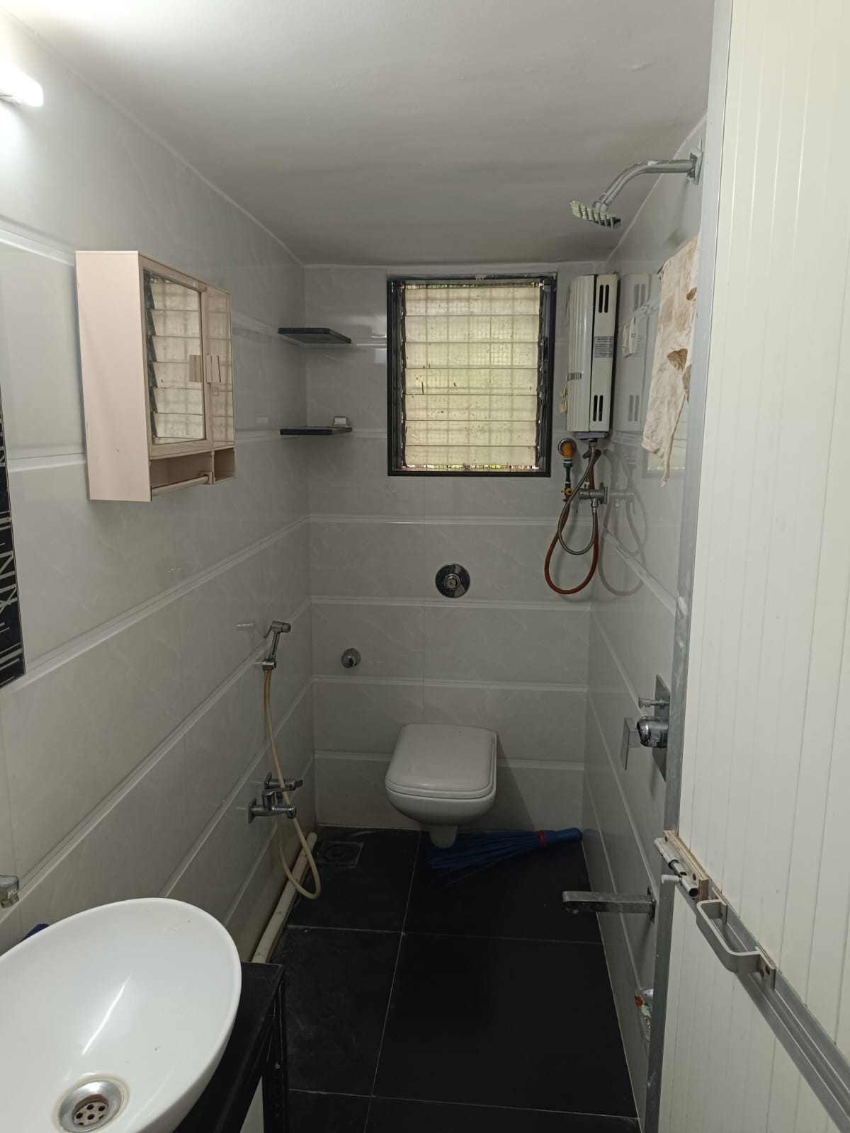 2 BHK Apartment for Rent in Tagore Road Mumbai